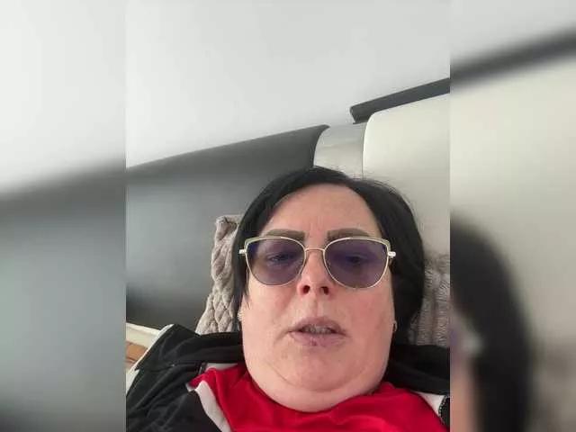 Emyllywhite on BongaCams 