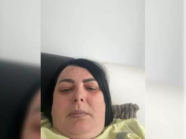 Emyllywhite on BongaCams 