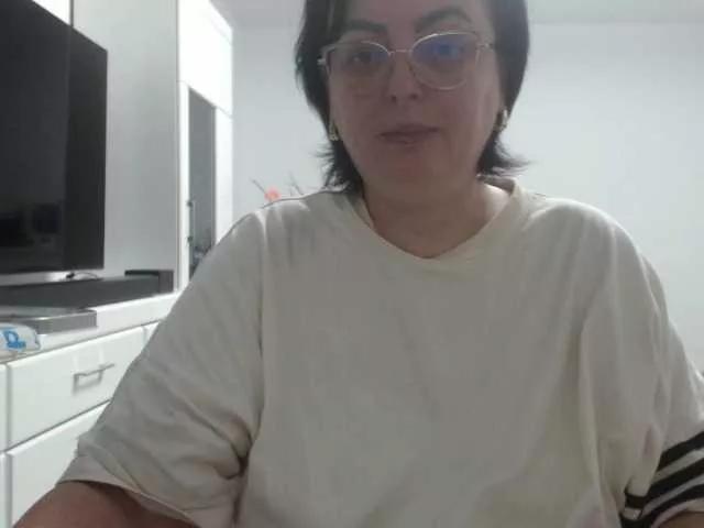 Emyllywhite on BongaCams 