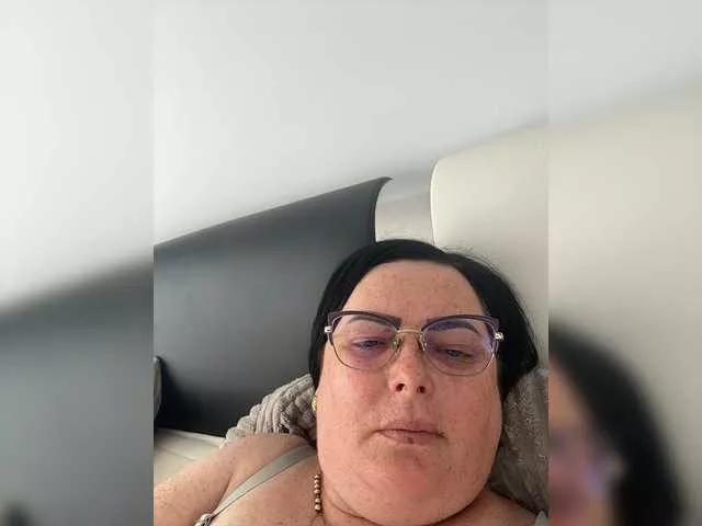 Emyllywhite on BongaCams 