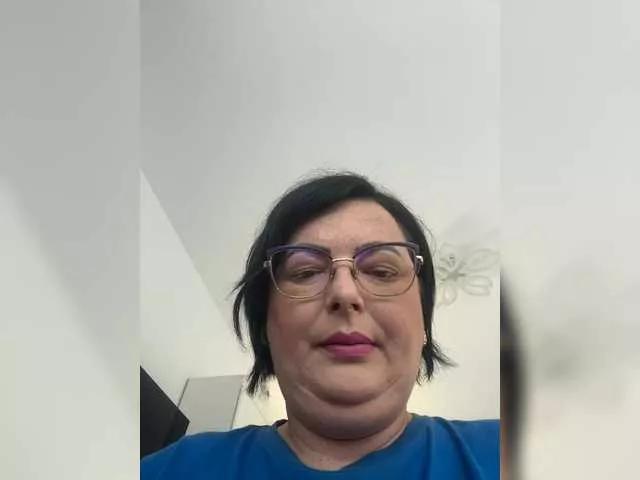 Emyllywhite on BongaCams 