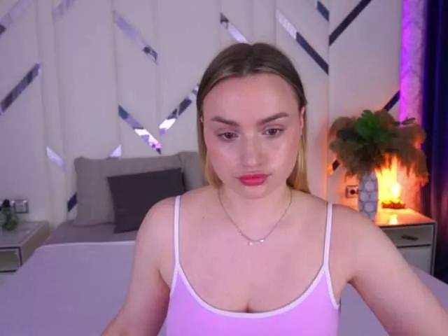 FloraGreys on BongaCams 