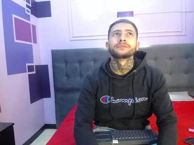 FoxyBlaze on BongaCams 