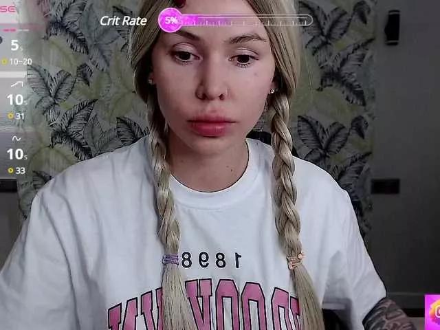 Foxymoxy19 on BongaCams