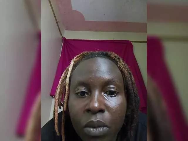 freakcurvy8 on BongaCams 