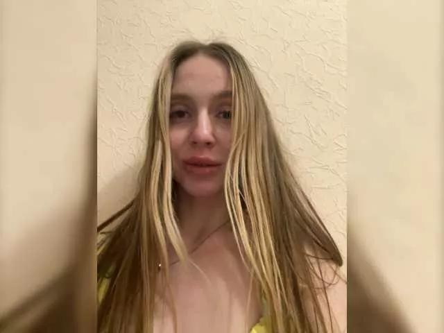 fuckLITTElgirl on BongaCams 