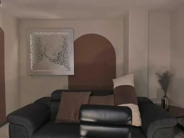 HaileyRoss — Stay with me... feel the tension build At Goal: Fingering + Make me so WET @haileyxross@remain Tkns Left 