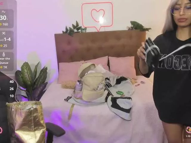 Offline HANNI-TAY on BongaCams