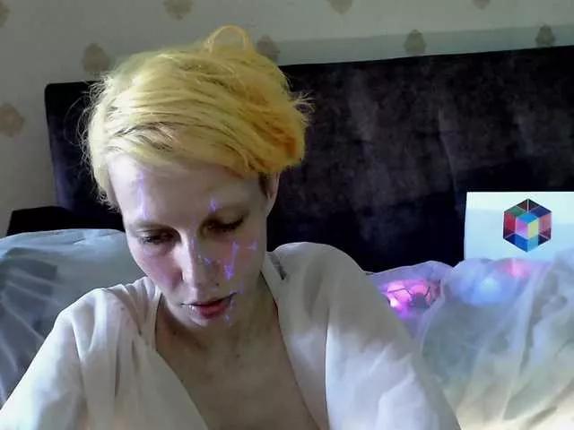 HazeRaziel on BongaCams