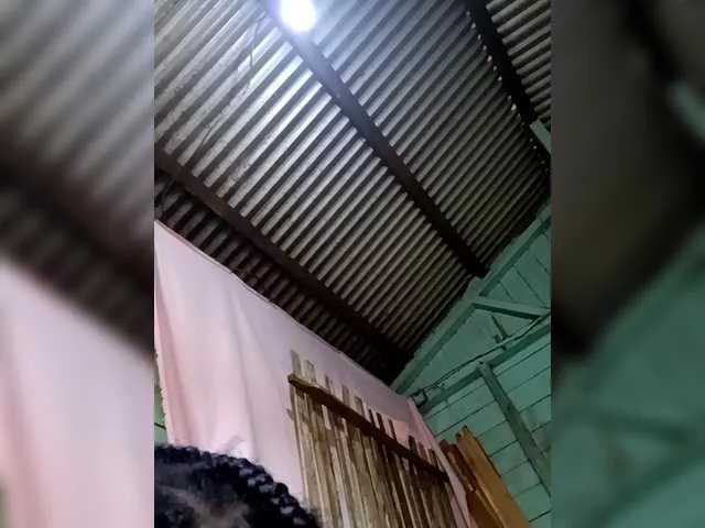 Freechat Hemreyi on BongaCams