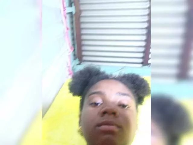 Freechat Hemreyi on BongaCams