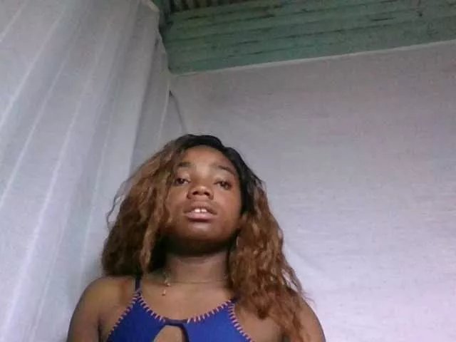 Freechat Hemreyi on BongaCams