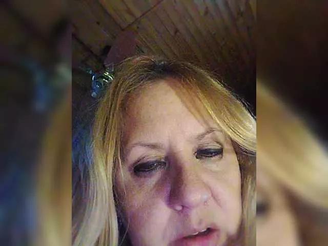 HOTBABYSUCKS1 on BongaCams 