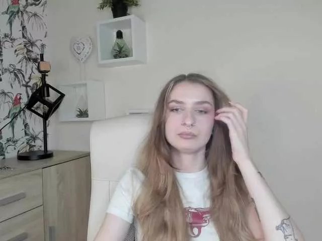 Offline HotNina19 on BongaCams