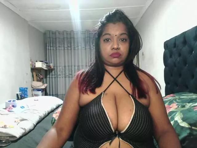 Offline Indianmayaxoxo on BongaCams