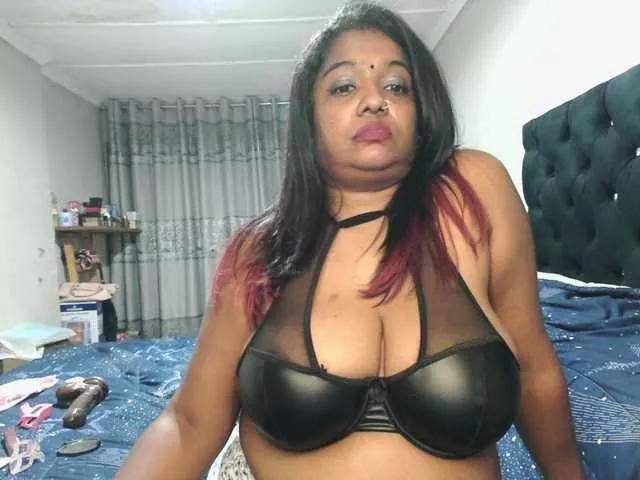 Offline Indianmayaxoxo on BongaCams