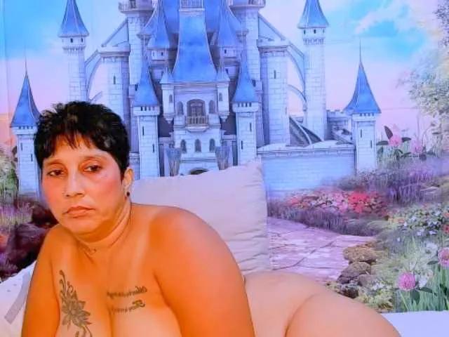 indianroxy on BongaCams 