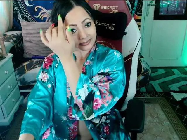 Offline Indica on BongaCams