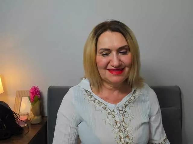 IsabellaExperienced on BongaCams 