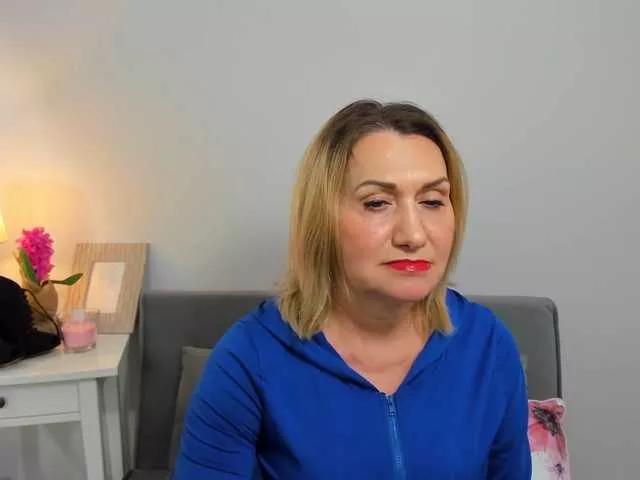 IsabellaExperienced on BongaCams 