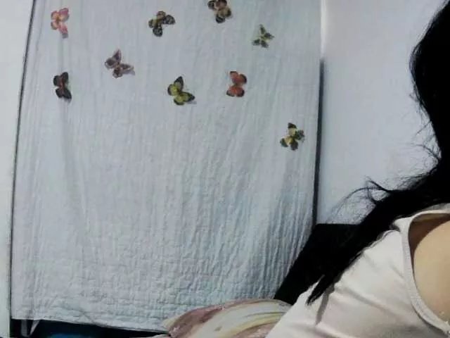 Offline Jhoselin26 on BongaCams
