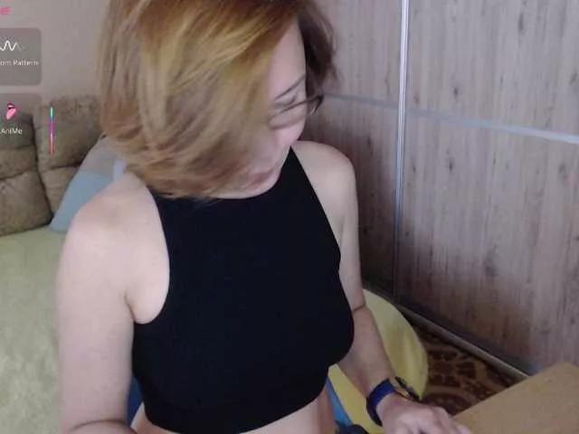 Offline Julia99 on BongaCams