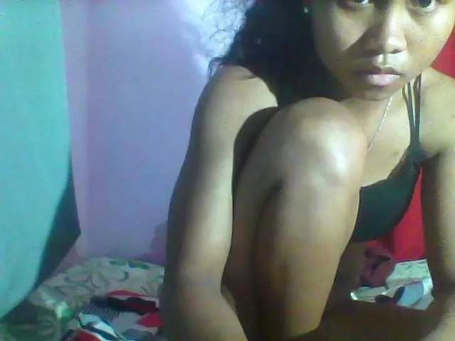 Offline Juliesweety on BongaCams