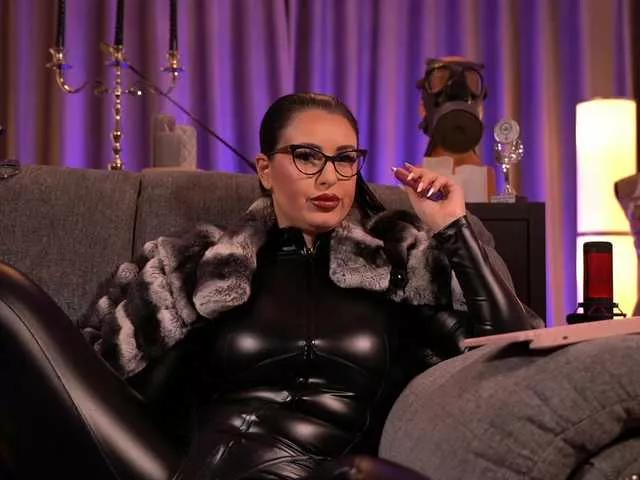 KellyKent on BongaCams 