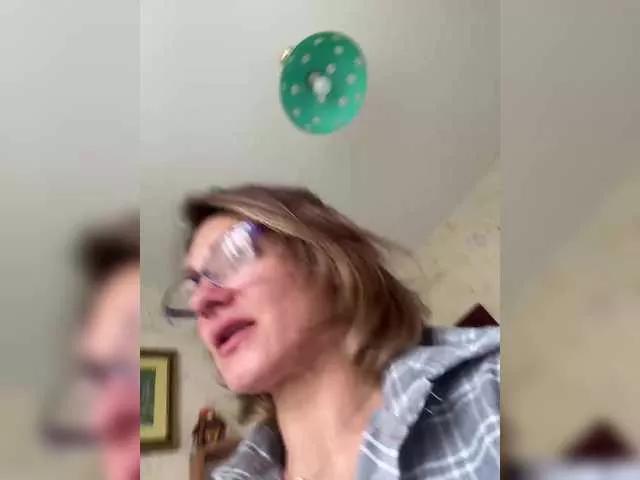 Kettyoff on BongaCams