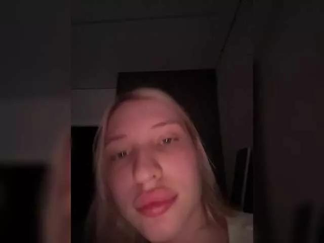 KettyPretty25 on BongaCams 