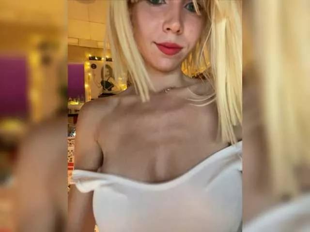 kika-Co on BongaCams 
