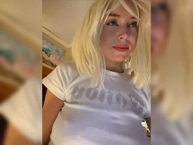 kika-Co on BongaCams 
