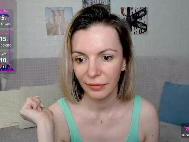 Offline Kiramarta on BongaCams