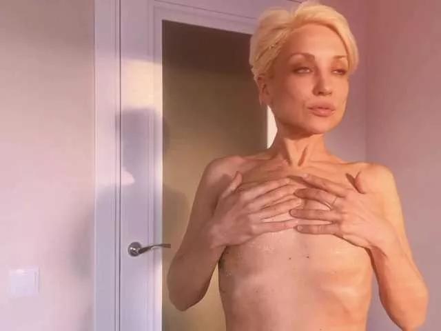KISANA on BongaCams