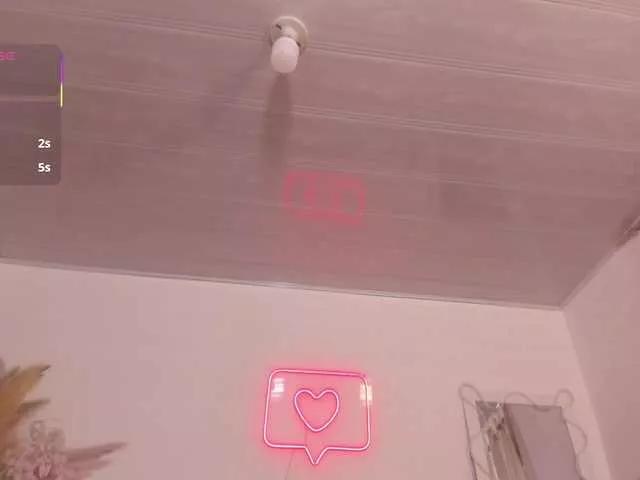 Offline KISSI-TAY on BongaCams