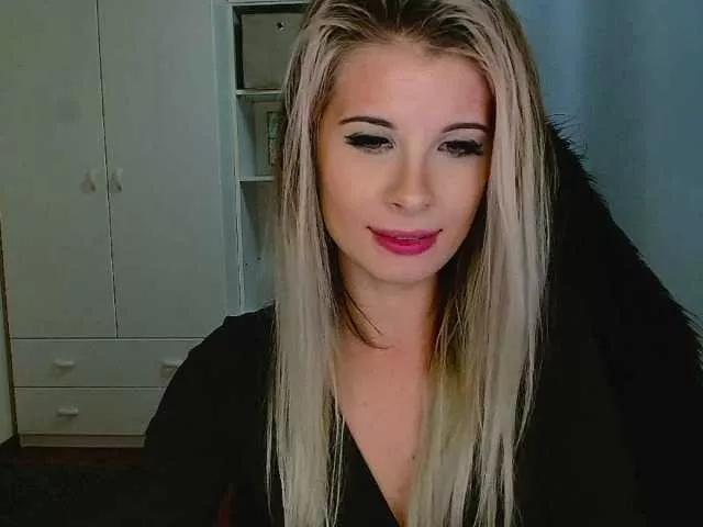 KristineNatural on BongaCams