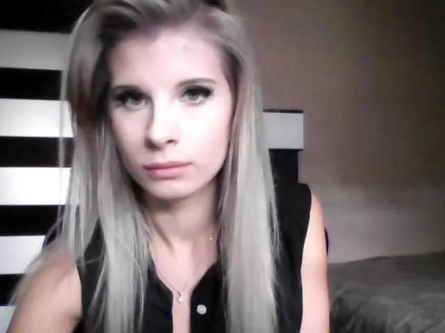 KristineNatural on BongaCams