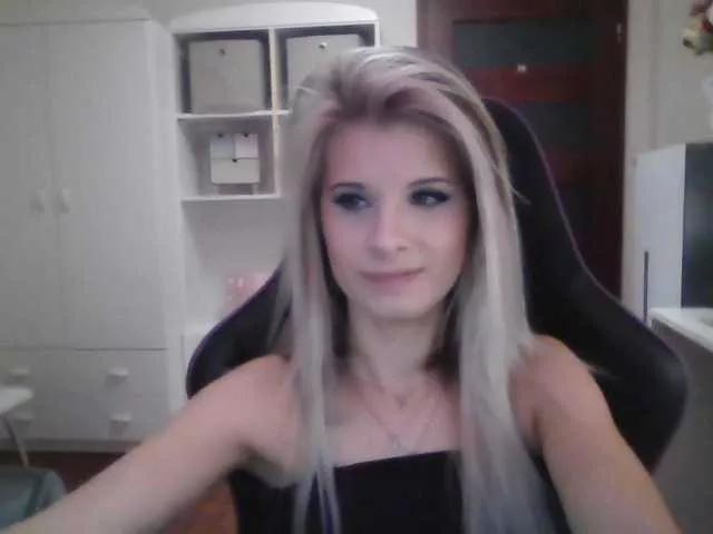 KristineNatural on BongaCams