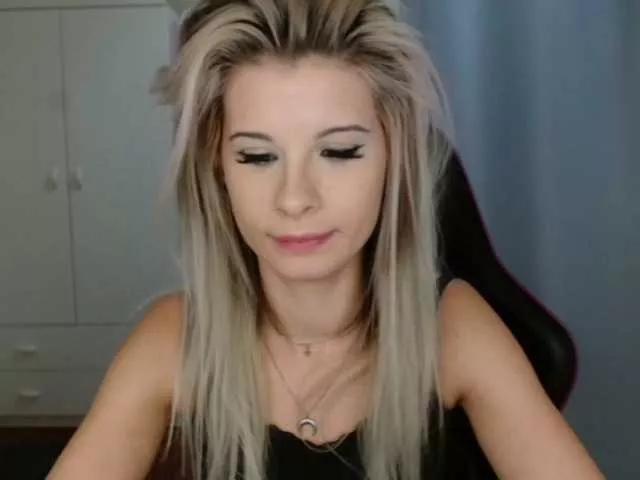 KristineNatural on BongaCams