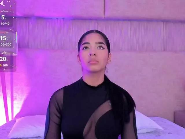 Kyraaa on BongaCams