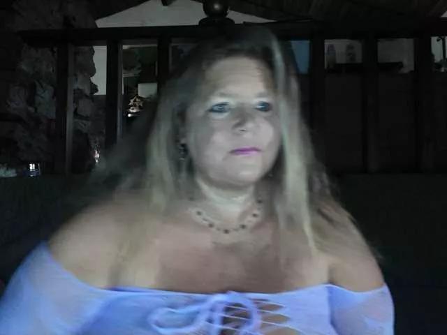 lady-vamp on BongaCams 