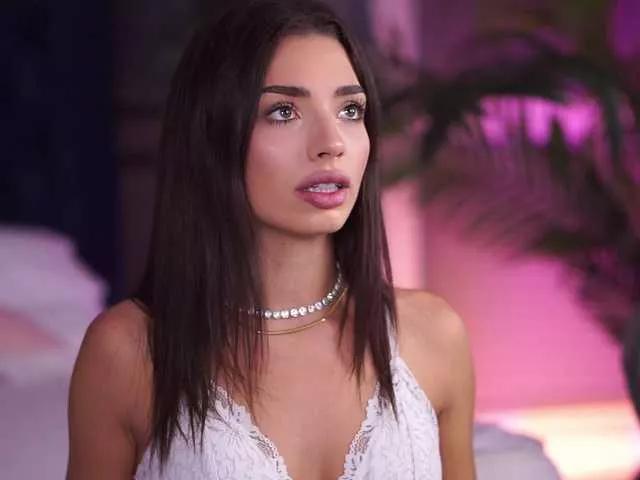 Freechat LalaRoze on BongaCams