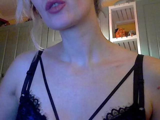 LaraEva on BongaCams 