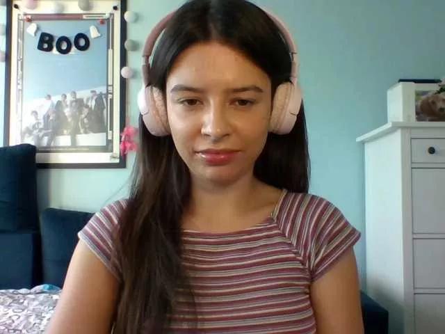 Offline Larice on BongaCams