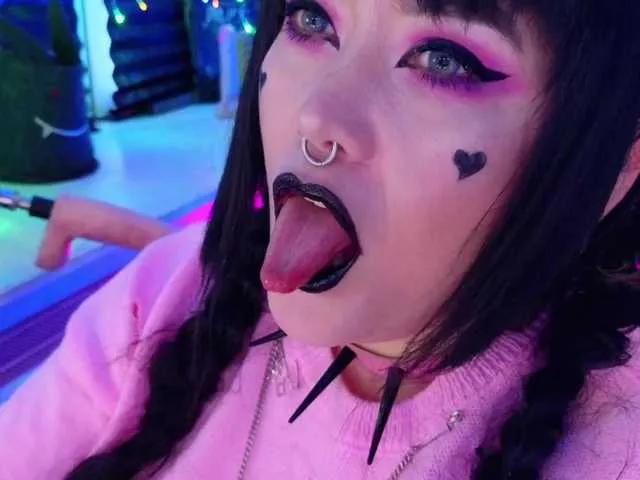 Laura-Wicked on BongaCams 