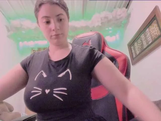 Offline LauuuG on BongaCams