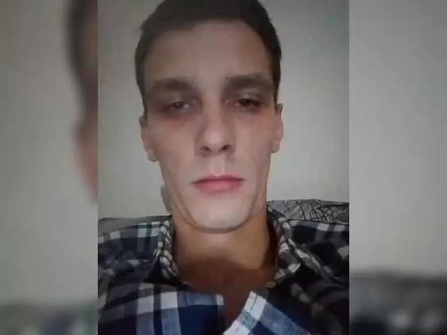 Laylay13 on BongaCams