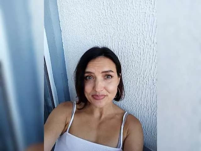 Lilith-Languaa on BongaCams 