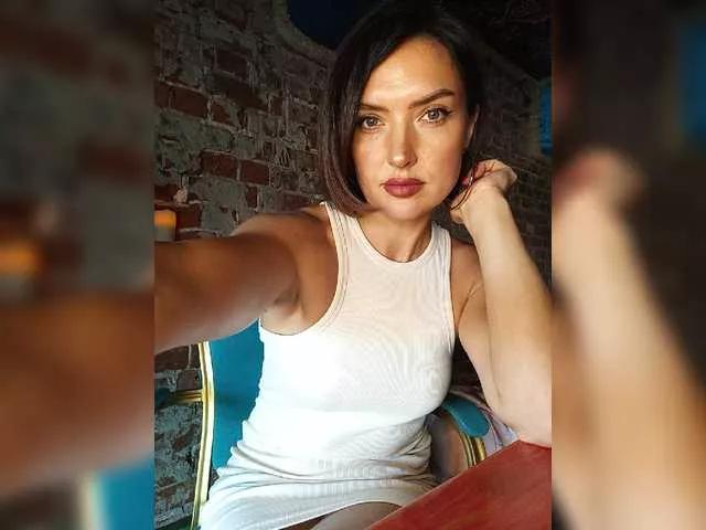 Lilith-Languaa on BongaCams 