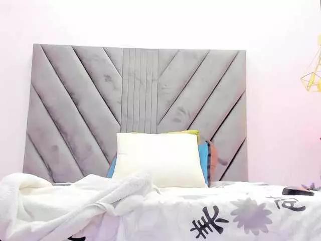 LiliYoung on BongaCams 